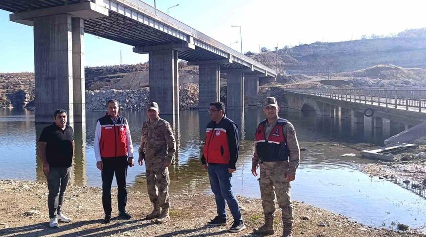 Dicle&rsquo;de su &uuml;r&uuml;nleri denetimi