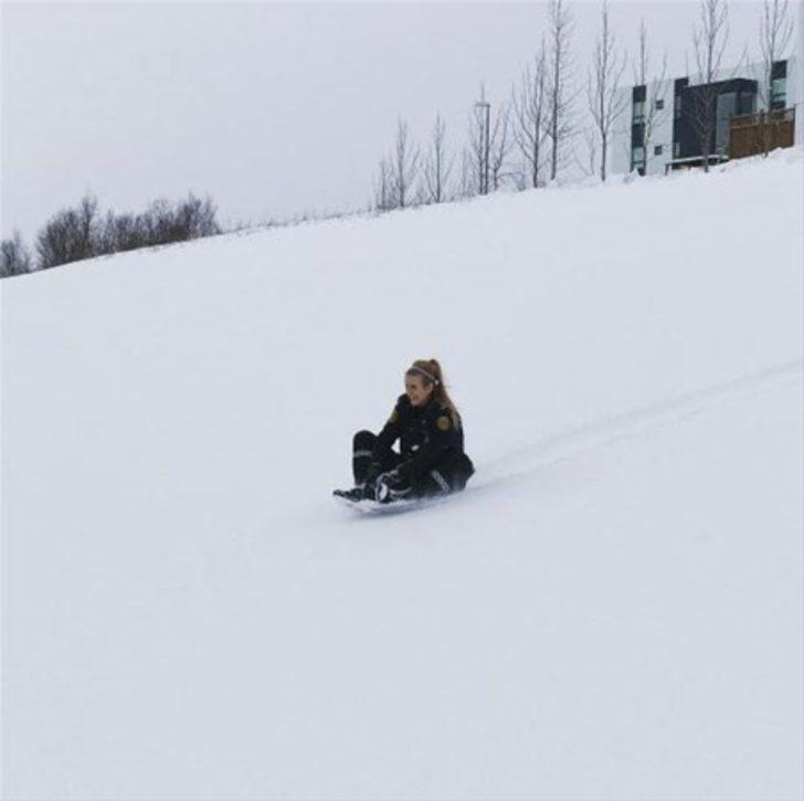 Polisler burada ne iş yapıyor?  G1