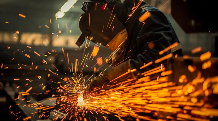 Metaller birbirine sürtünce neden kıvılcım çıkarır? Sebebi nedir?