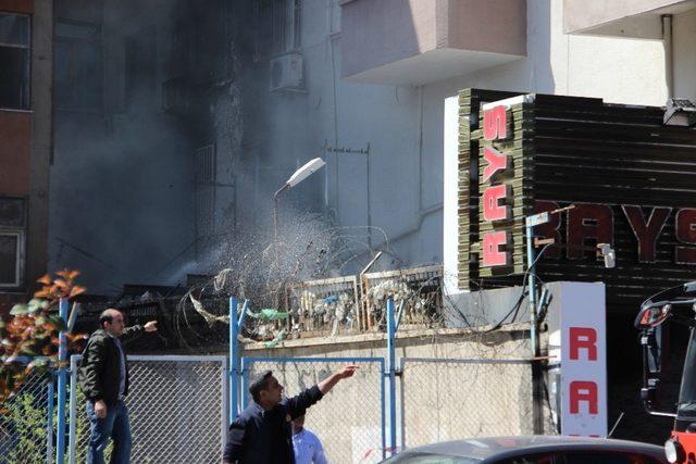 İş yerleri yanan çalışanlar gözyaşlarını tutamadı