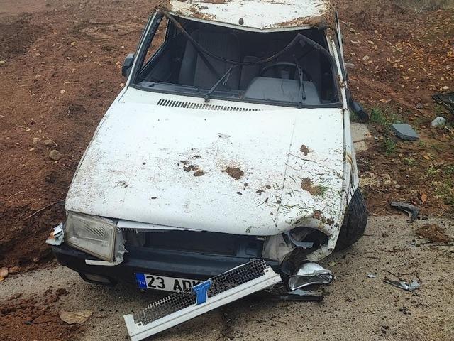 Elazığ’da takla atan otomobilin sürücüsü yaralandı