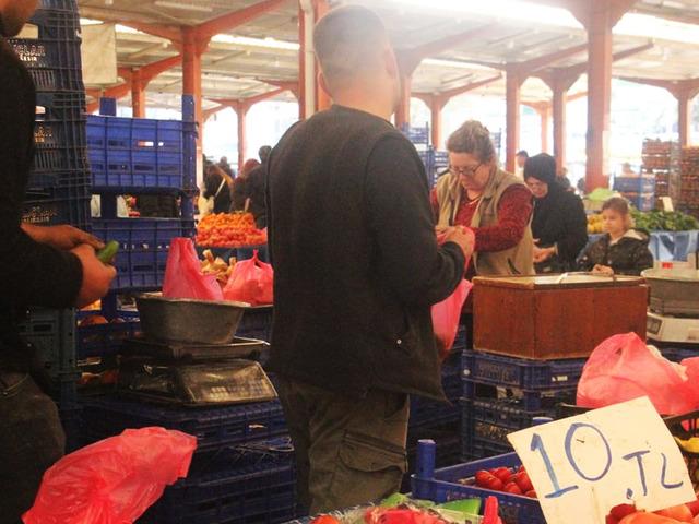 40 TL'den 10 TL'ye düştü: 'Satıp bitirmeye çalışıyoruz'