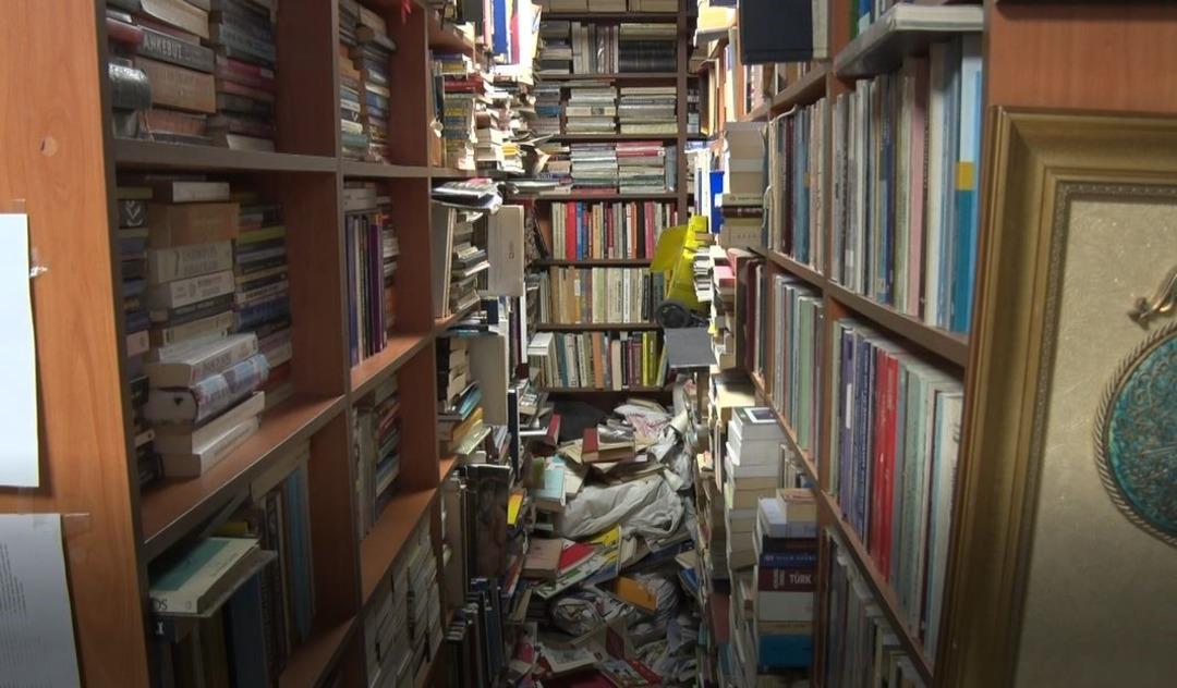 “Kitap okumak cahilliktir” sözleri olay olmuştu: Hepsi bir oyunun parçasıymış! 4