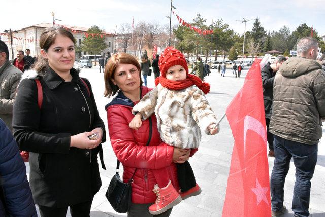 Sivas'ta CHP, Çanakkale şehitleri için helva dağıttı 