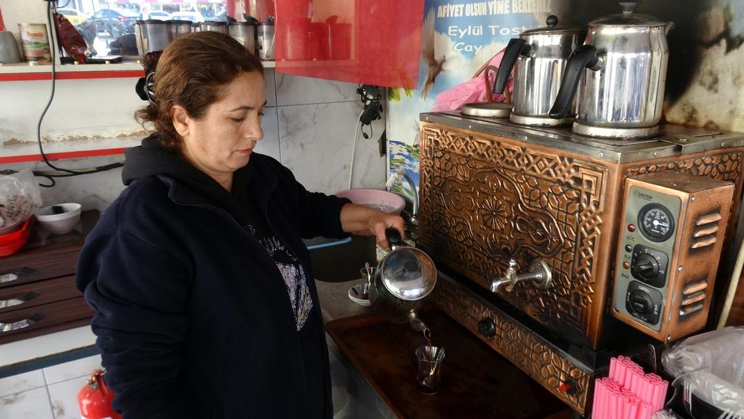 Müşteriler ilk başta yadırgadı: Eşi eleman bulamayınca kentin tek örneği oldu! 5