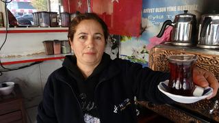 Kentin tek kadın çaycısı! Eşi eleman bulamayınca çaycı oldu: Kadınların yapamayacağı iş yok