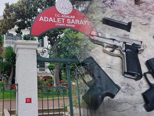 SON DAKİKA | Büyükçekmece'nin ardından Adalar Adliyesi'nde de soygun! Silahları çalıp satıyormuş
