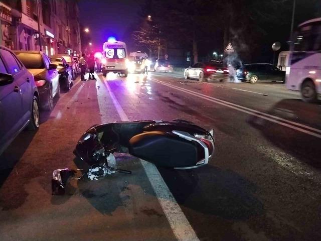 Otomobile çarpışan motosikletin sürücüsü hayatını kaybetti