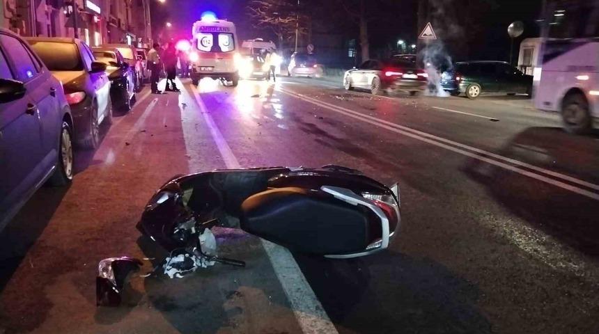 Otomobile çarpışan motosikletin sürücüsü hayatını kaybetti