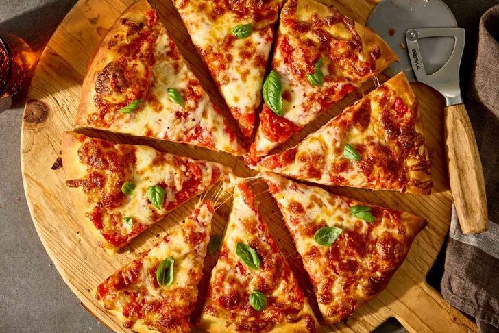 Klasik bir İtalyan pizza sosunda en vazge&ccedil;ilmez kuru ot hangisi?