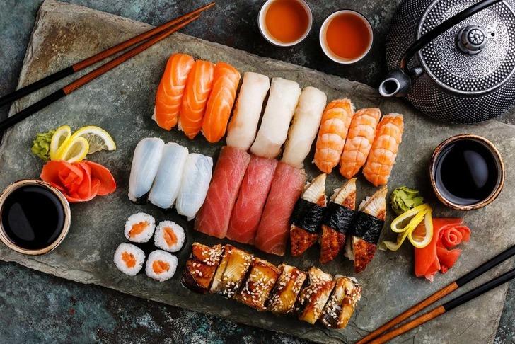 Sushi ile birlikte servis edilen, keskin acı tadıyla bilinen baharatlı sos hangisi? 