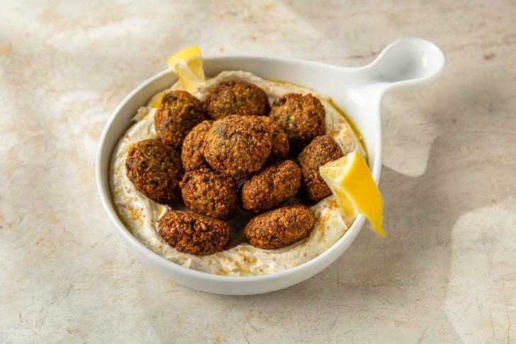 Falafel, humus gibi Orta Doğu yemeklerinde baskın olan baharat hangisi?