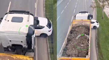 İzmir'de korku dolu anlar! Kamyonun önünde 100 metre böyle sürüklendi