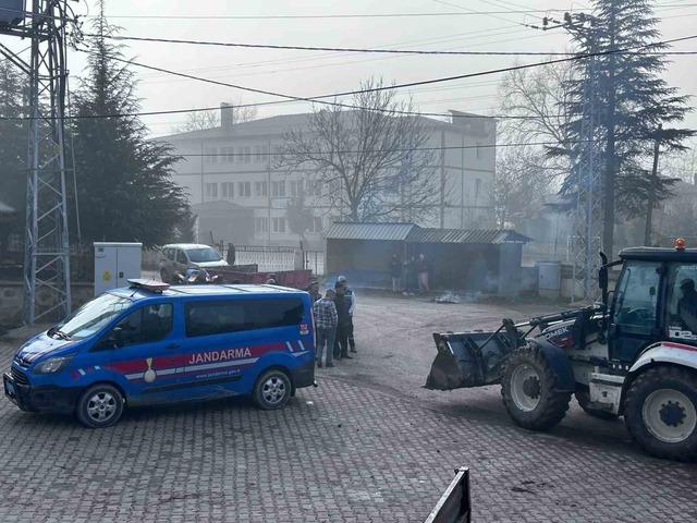 Bolu’da köylüler ağır tonajlı araçlara karşı ayaklandı: Köyün giriş çıkışında lastik yaktılar 1