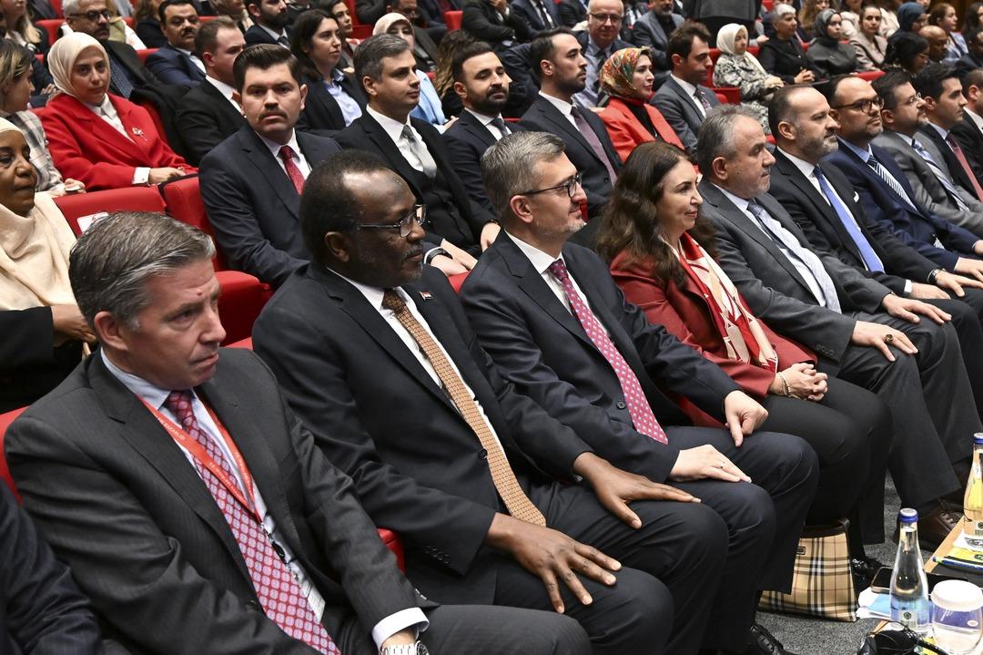 İletişim Başkanı Duran dan Sudan açıklaması: "Acil bir şeyler yapılması gerekiyor" 9