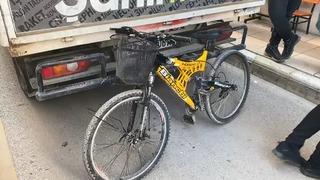 Elazığ’da pikaba çarpan bisikletli yaralandı