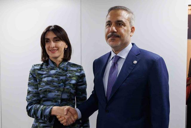 Bakan Fidan, Gürcü mevkidaşı Botchorishvili ile görüştü 1