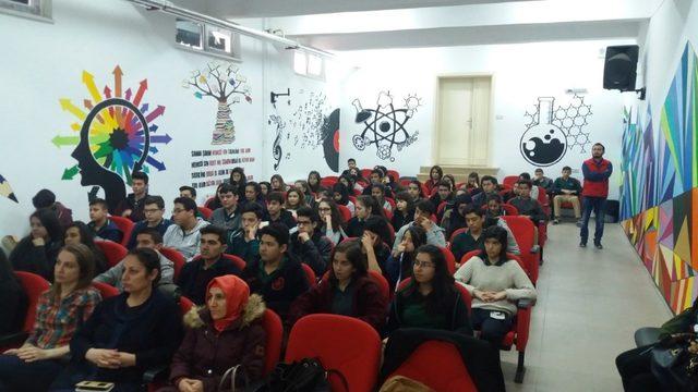 Kula’da öğrencilere ’Davranışsal Bağımlılık’ semineri