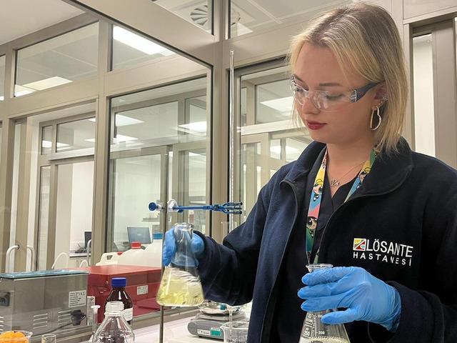 Kanseri yendi: Hastaneye mühendis olarak döndü