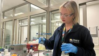 Yıllar önce kanseri yendiği hastanede mühendis oldu