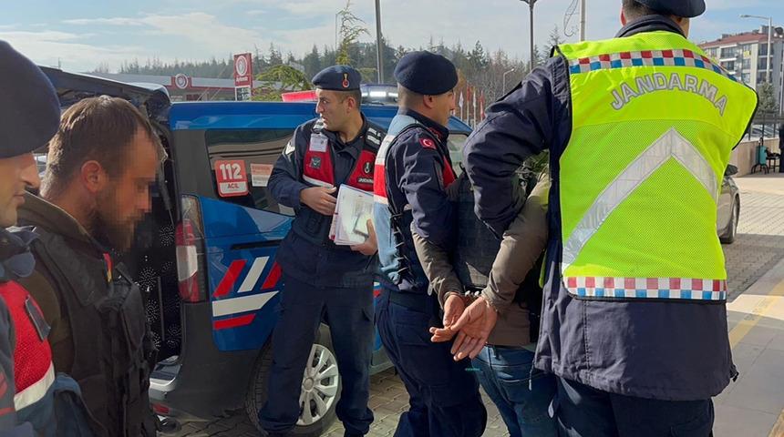 Kan donduran cinayet! 7 yaşındaki oğlunun g&ouml;zleri &ouml;n&uuml;nde &ouml;nce d&ouml;vd&uuml;ler sonra &ouml;ld&uuml;rd&uuml;ler