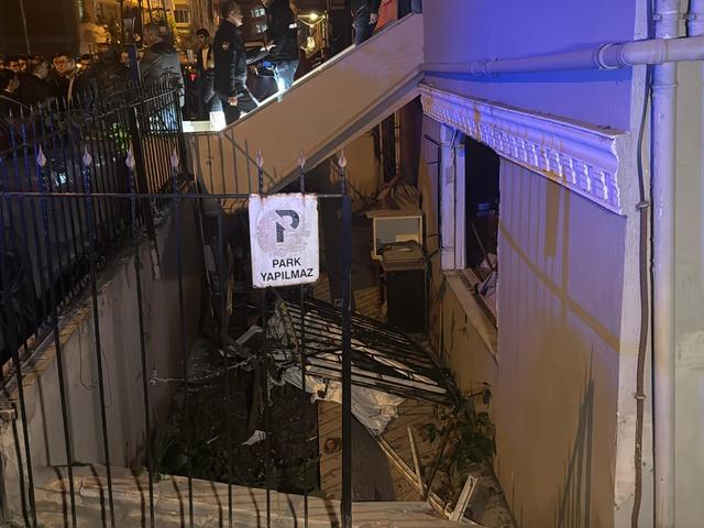 Güngören'de binada patlama: Yaralılar var