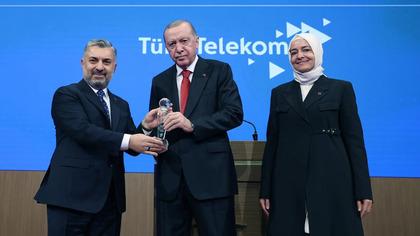 Türk Telekom CEO'su Ebubekir Şahin'e “Dijital Erişilebilirlik” ödülü: Cumhurbaşkanı Erdoğan takdim etti