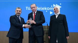 Türk Telekom CEO'su Ebubekir Şahin'e “Dijital Erişilebilirlik” ödülü: Cumhurbaşkanı Erdoğan takdim etti