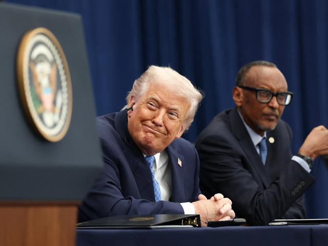 Trump arabuluculuk yaptı, yıllardır savaşan iki ülke barışa imza attı