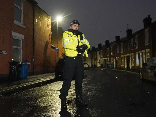 İngiltere'de patlayıcı alarmı! 200'den fazla ev tahliye edildi