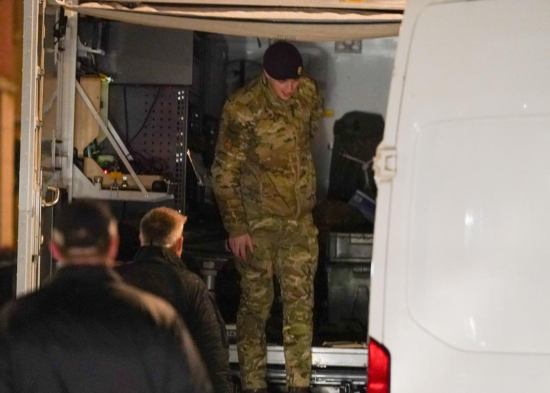 İngiltere de alarm! Patlayıcı madde şüphesiyle 200 den fazla ev tahliye edildi 2