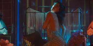 Cesur sahneler dikkat &ccedil;ekti! Yeni filmi vizyona girmeden kaldırıldı 