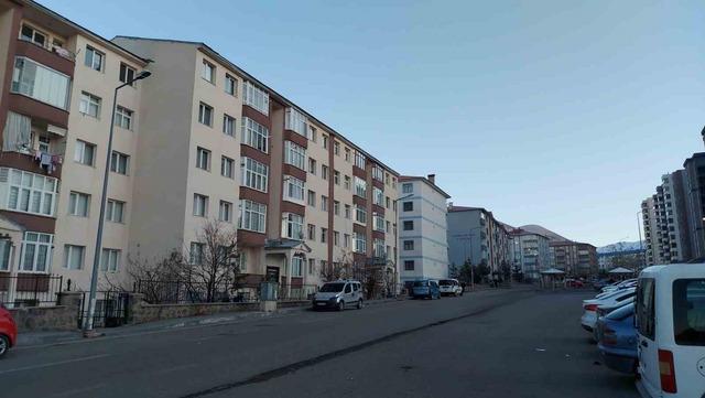 Tamir ettiği bacayı kontrol için çatıya çıktı, 5 katlı binadan zemine düştü 6