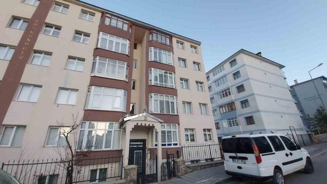 Tamir ettiği bacayı kontrol için çatıya çıktı, 5 katlı binadan zemine düştü 5