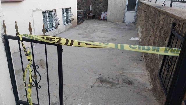 Tamir ettiği bacayı kontrol için çatıya çıktı, 5 katlı binadan zemine düştü 3