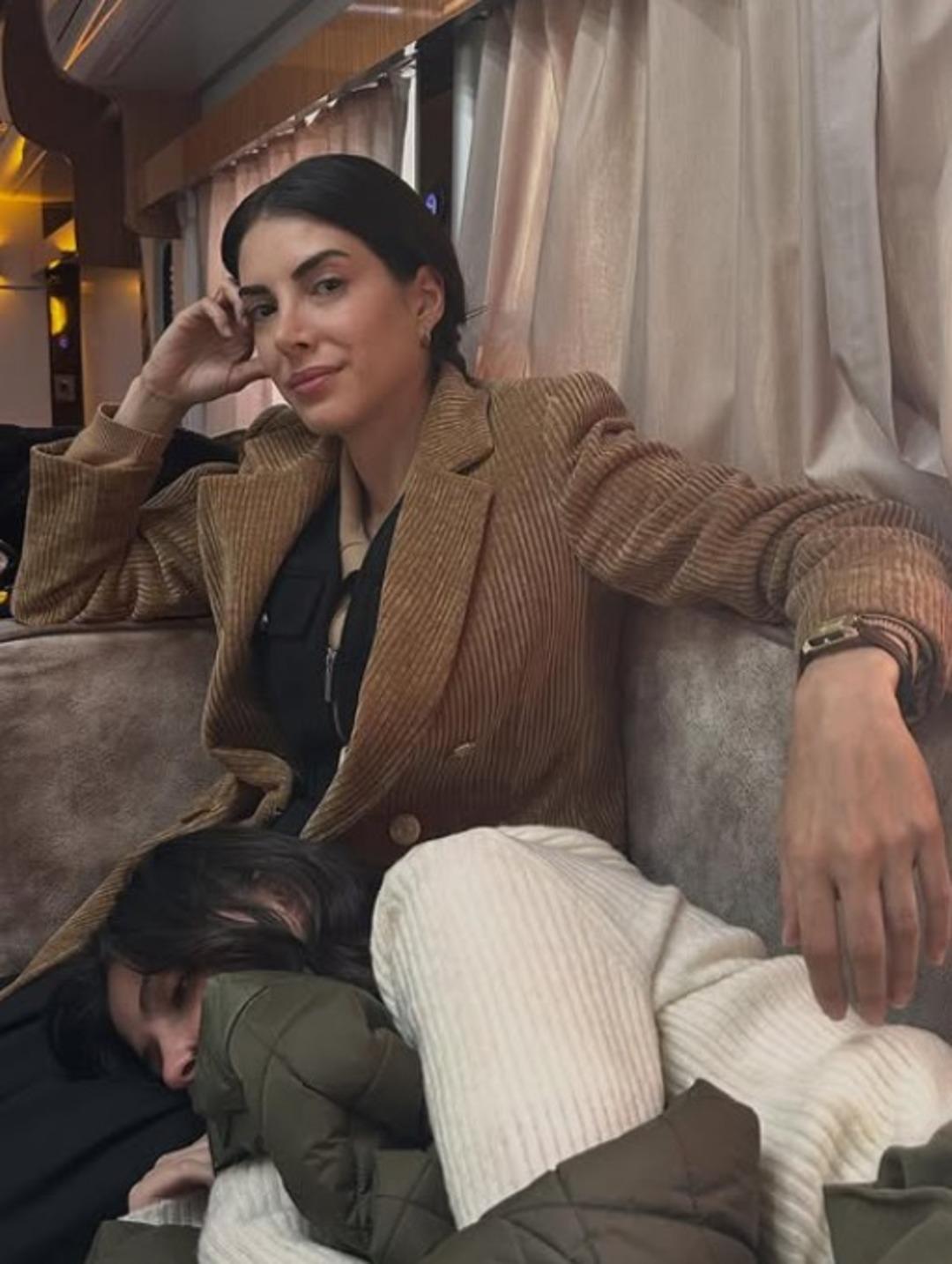 Taşacak Bu Deniz in Esme si Deniz Baysal kamera arkasını yayınladı! Beğeni yağdı 1