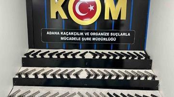 Adana’daki suç örgütlerine silah getiren 2 şüpheli tutuklandı: 53 tabanca ele geçirildi