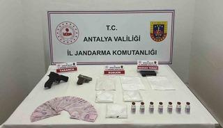 Antalya’da jandarmadan 3 eve uyuşturucu baskını
