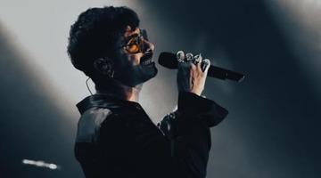 Gökhan Türkmen'in sahne aldığı mekan karıştı! Eşine küfür edilince çileden çıktı! 'Hakkınızı helal edin'