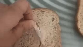 Ekmekten çıktı, çektikçe uzadı! Şaşkına uğratan görüntü