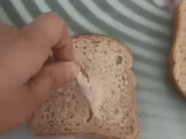 Ekmekten çıktı, çektikçe uzadı! Şaşkına uğratan görüntü