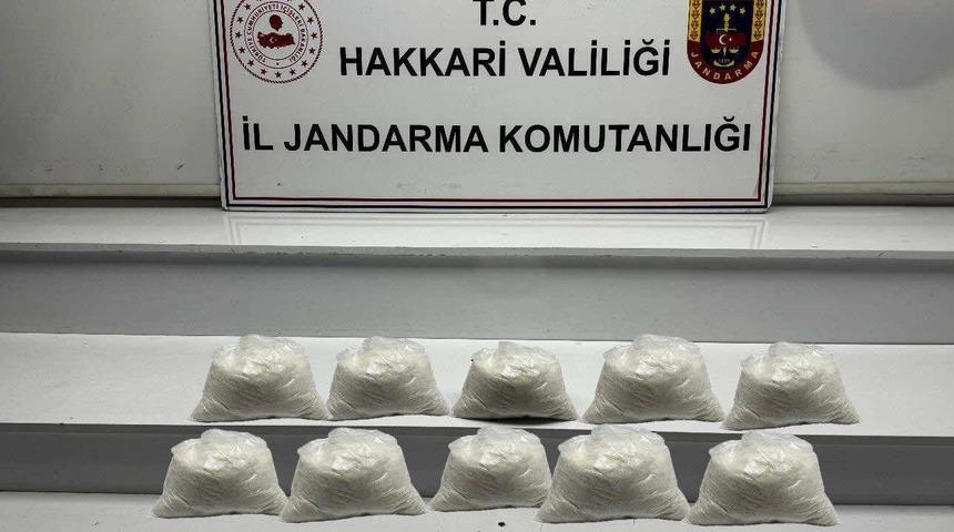 Hakkari’de 9 kilo metamfetamin ele geçirildi