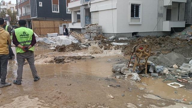 Delinen doğal gaz borusu ekipleri alarma geçirdi 5