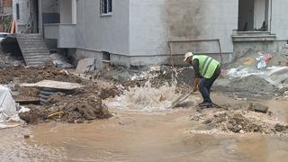Delinen doğal gaz borusu ekipleri alarma geçirdi
