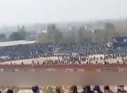 Afganistan'da kanlı infaz: 13 yaşındaki çocuğa 3 kişi öldürttüler! 80 bin kişi izledi