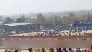 Son dakika: Afganistan'da kanlı infaz: 13 yaşındaki çocuğa 3 kişi öldürttüler! 80 bin kişi izledi