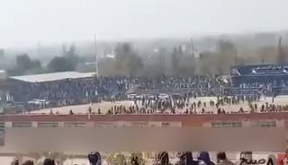 Afganistan'da kanlı infaz: 13 yaşındaki çocuğa 3 kişi öldürttüler! 80 bin kişi izledi