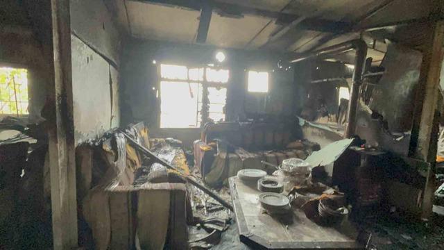 Yangında mahsur kalan yaşlı adam hayatını kaybetti 5