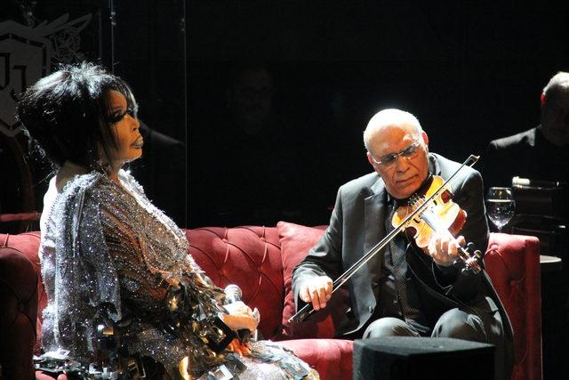 Diva, Bursa'da konser verdi