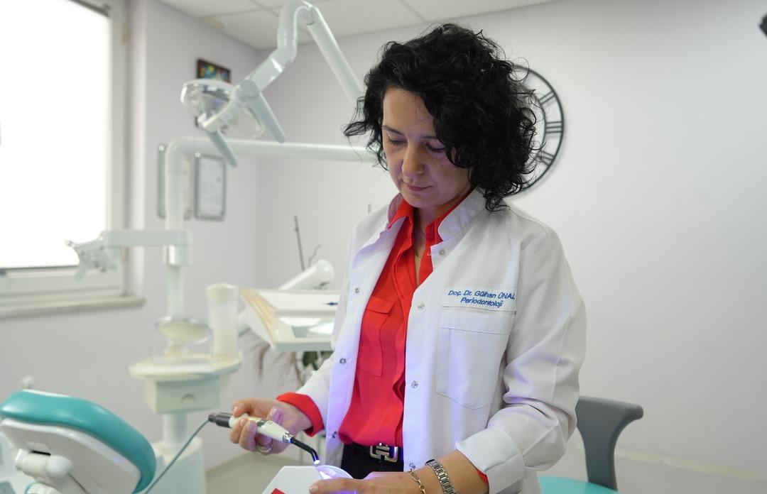 Sosyal medyadaki  diş  tuzağı: Diş minesini eriterek ciddi yanıklar oluşturuyor! 1